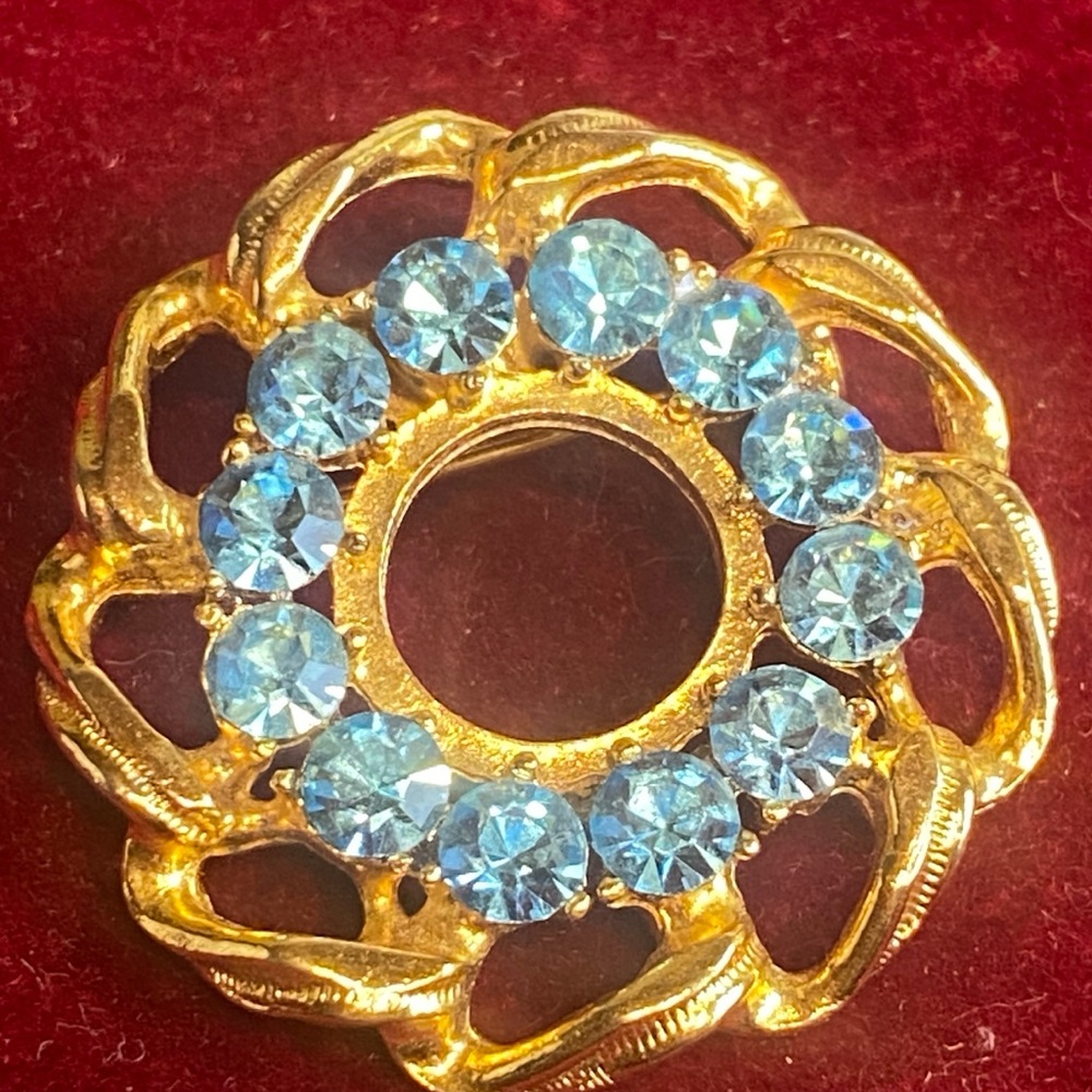 Gold Tone Blue Rhinstones Wreath Brooch Pin